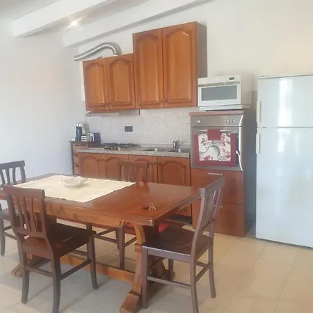 Attico Via Della Pineta 5 Minuti Dal Mare Appartement *